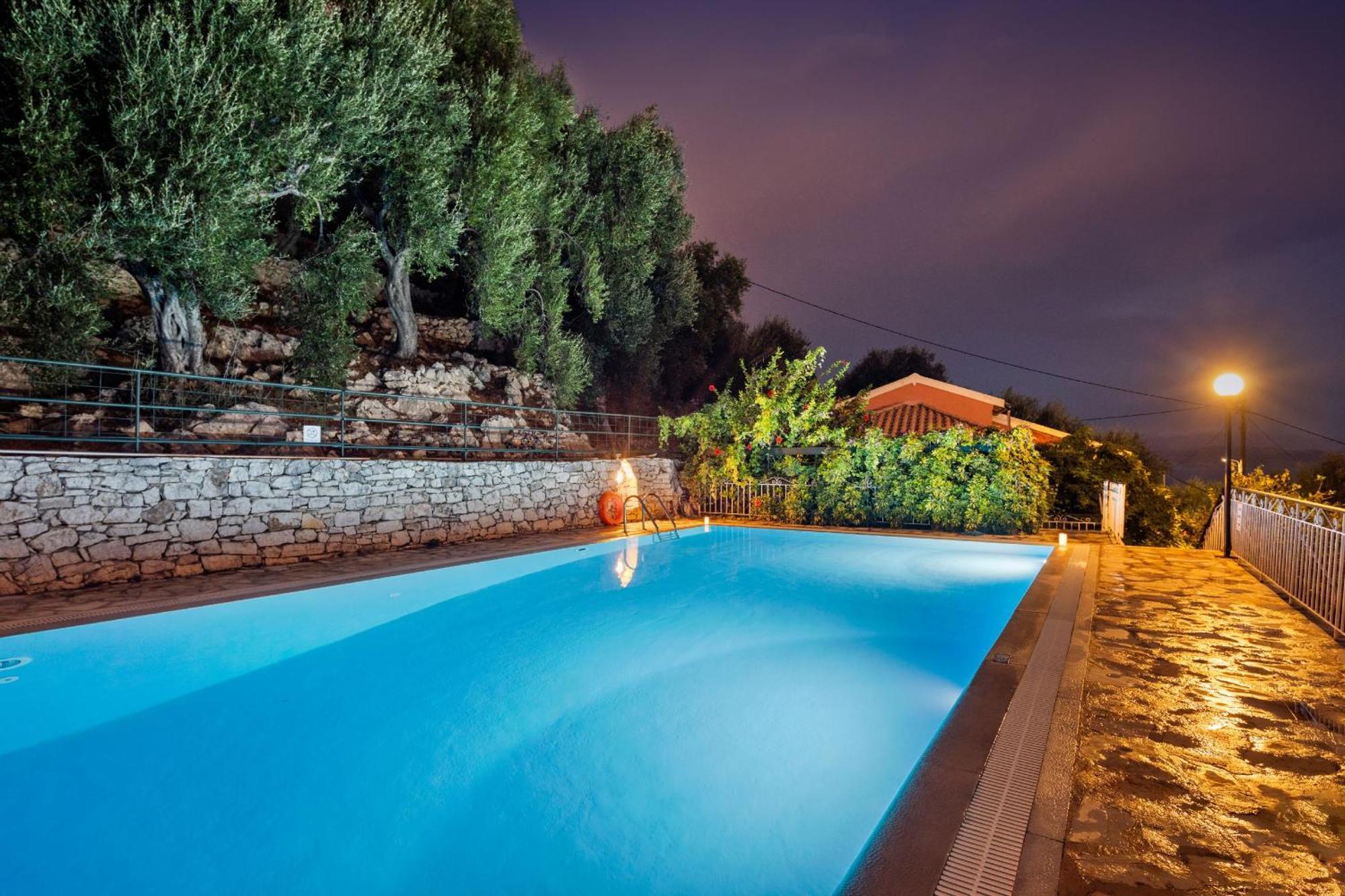 Villa Nafsika Ниссаки Экстерьер фото